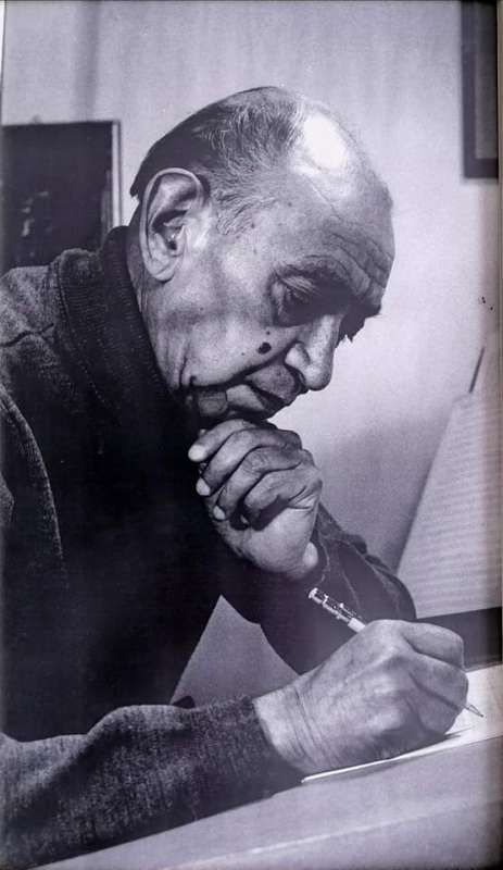 José Avelino Salvador Contreras Sánchez, nació el 10 de noviembre de 1910, en Cuerámaro de Degollado, Guanajuato.
